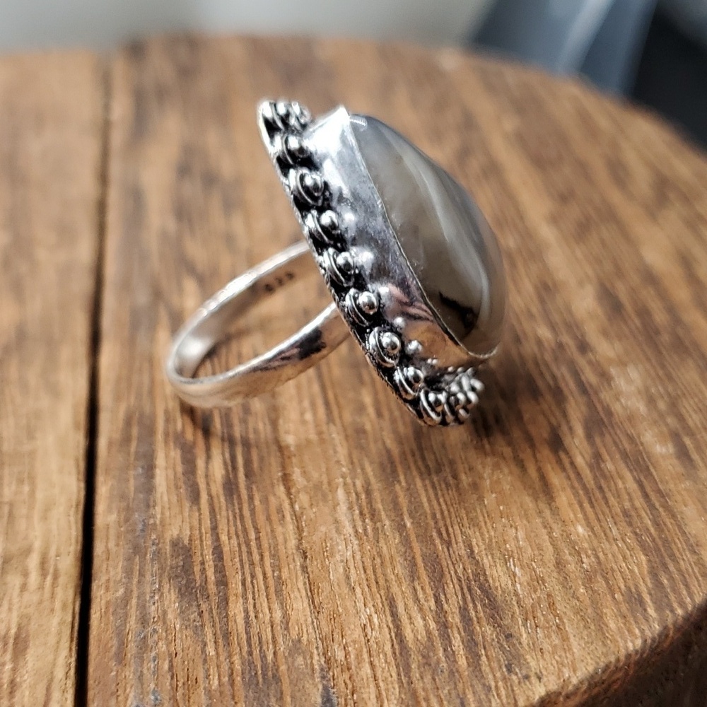 Size 9 R315 sterling ring - Picture 2 of 3